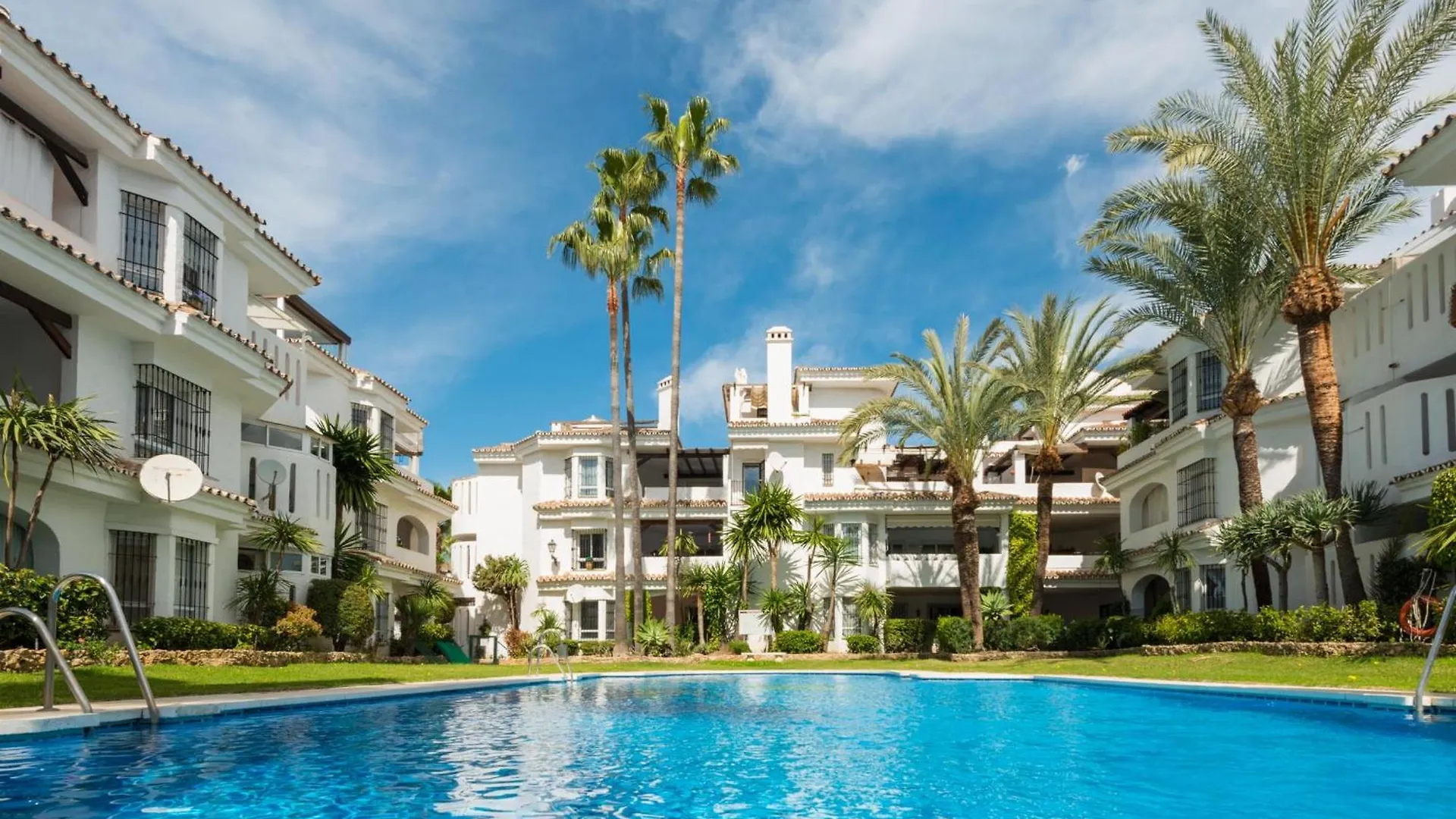 Apartment Atico Los Naranjos Marbella Spain