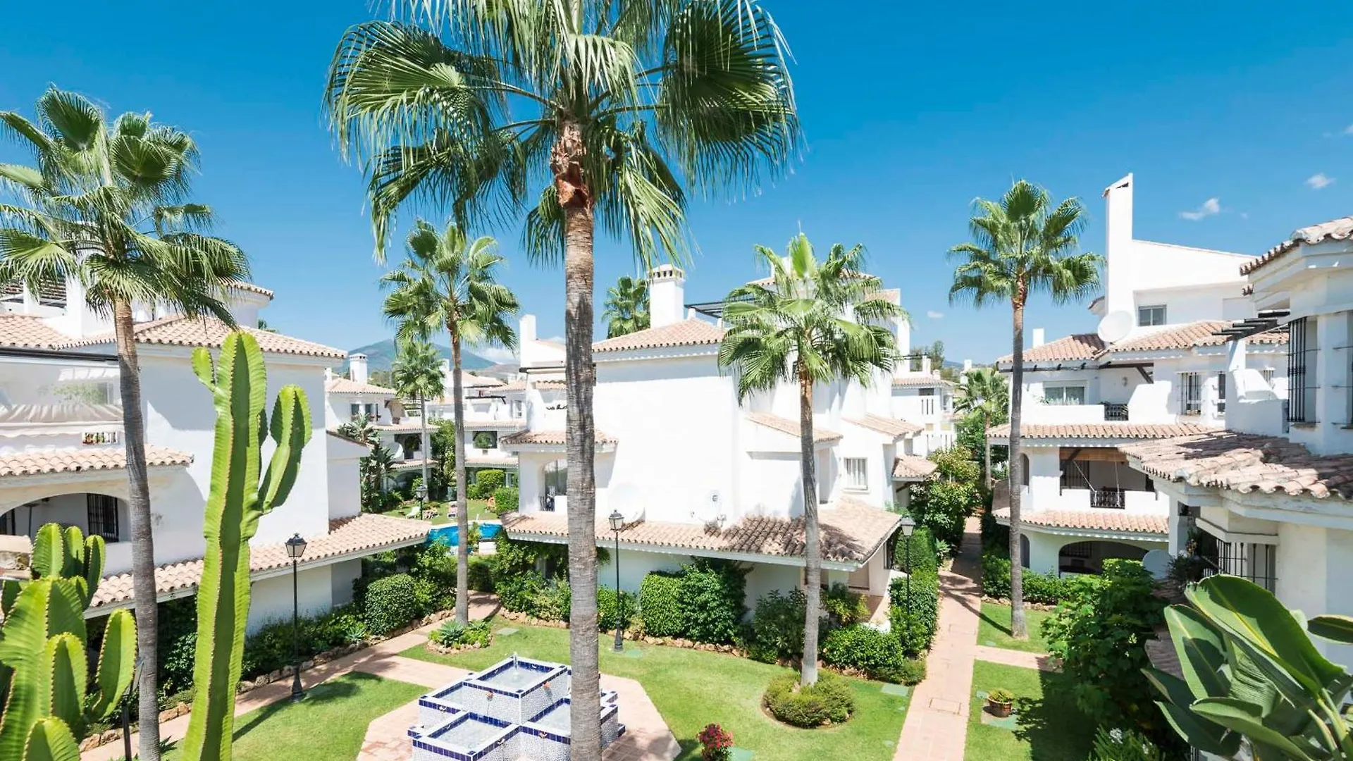 Atico Los Naranjos Marbella 0*,
